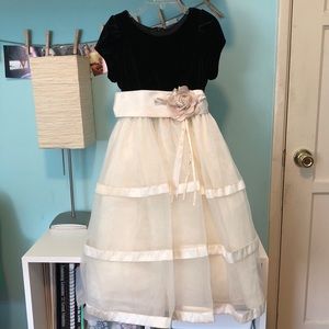 🌸 Jayne Copeland | Girls Black & Ivory Dress